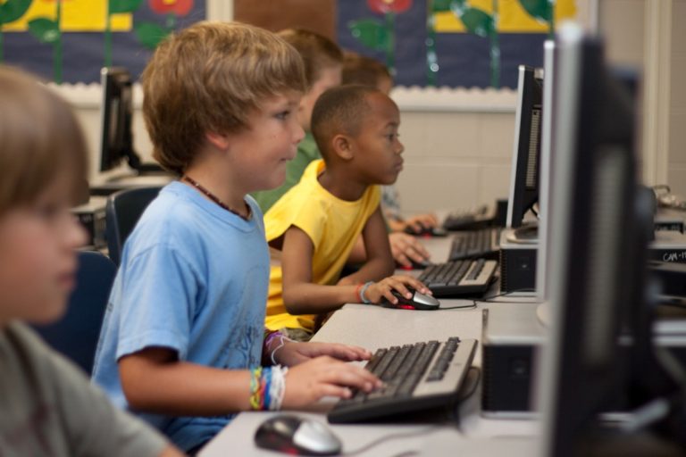 Bildungssparen: Wie man frühzeitig für die Ausbildung der Kinder vorsorgt